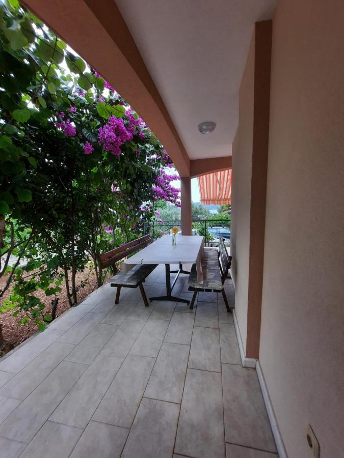 Apartment Half Of House To Rent - Family Zelenika Trogir